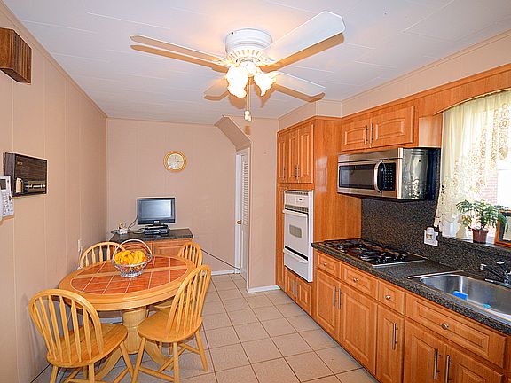 4th image of 29 Geranium Ave