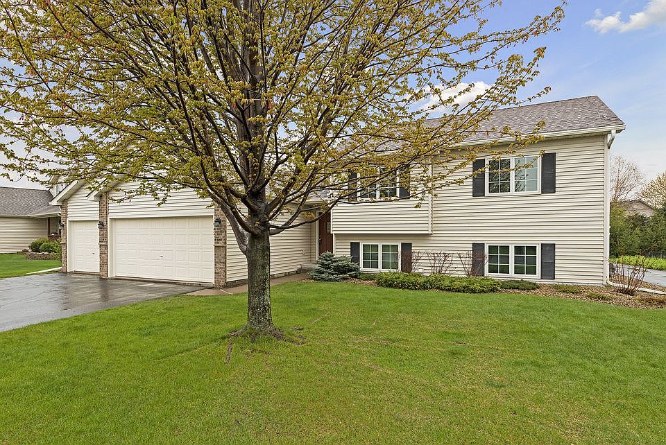 1st image of 542 Tuttle Dr