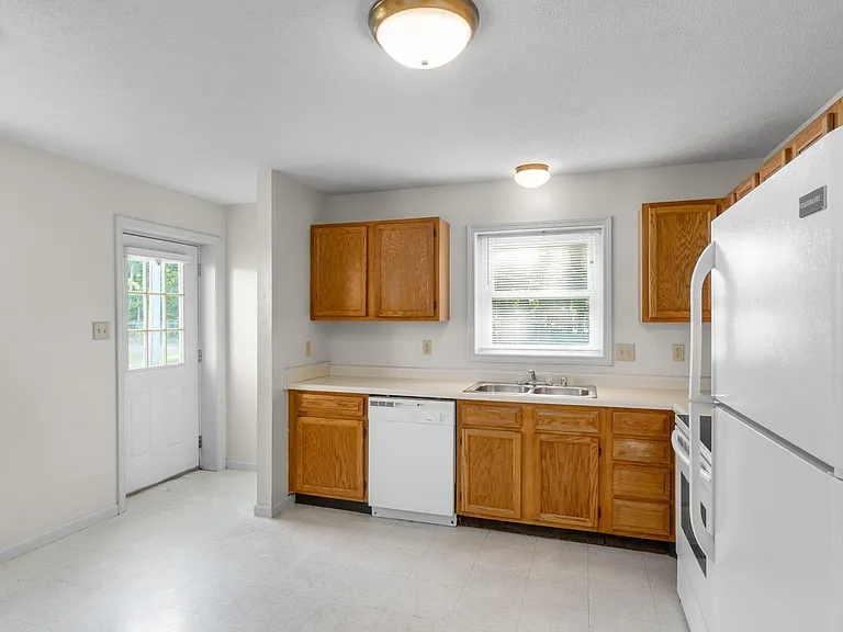 286 Thompsonville Ln #103 — Photo 7