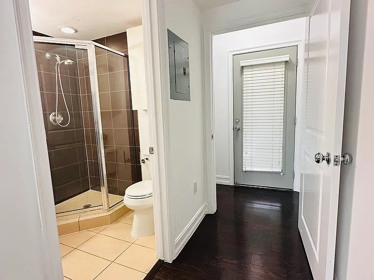 603 11th St #206 — Photo 9
