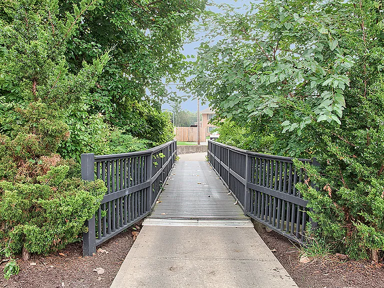 The Summit at Ridgewood Apartment and Townhomes — Photo 27