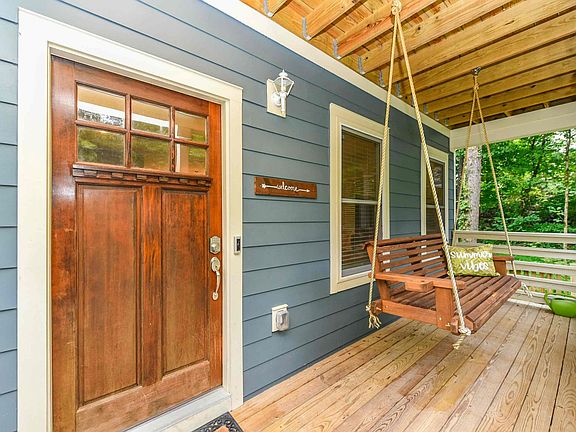 3rd image of 513B Hickory Cir