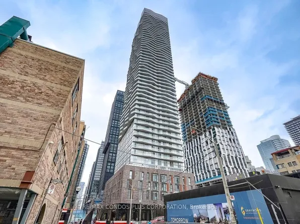 100 Dalhousie St #907, Toronto, ON M5B 2A6