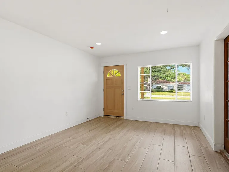 4325 S Coolidge Ave — Photo 5