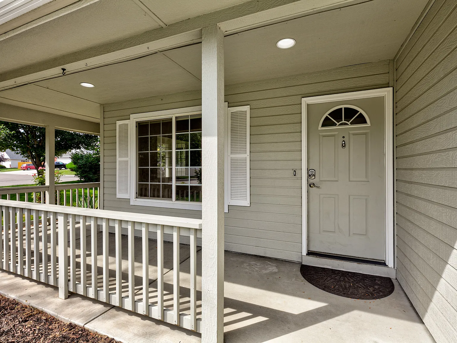 3 bed, 1752 sqft, $2,450 — Photo 3
