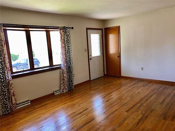 4th image of 4105 Pierpont Ave
