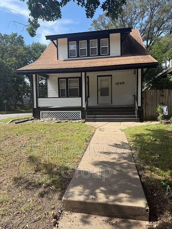 3 bed, 2.0 bath, 1382 sqft, $1,500 — Photo 1