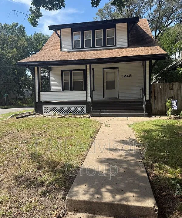 1245 SW Boswell Ave