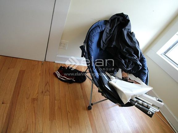 3rd image of 4140 N Lincoln Ave