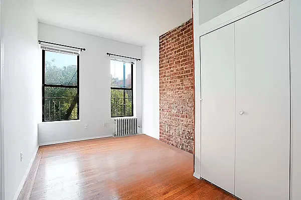 Rented by Waldstar Real Estate LLC | media 10