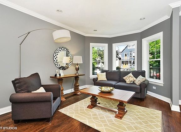 3rd image of 4608 N Claremont Ave