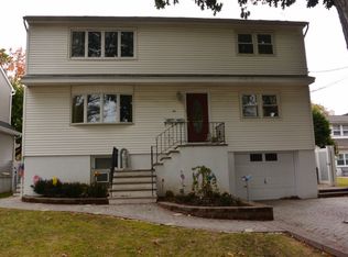 527 Lowe Ave, Ridgefield, NJ 07657