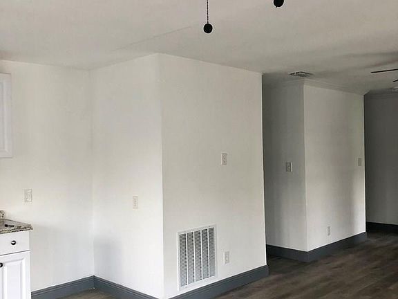 4th image of 1823 Woodway Dr