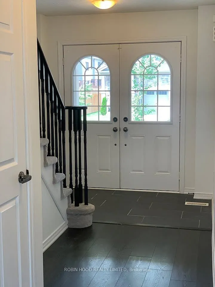 3 bed, $2,695 — Photo 2
