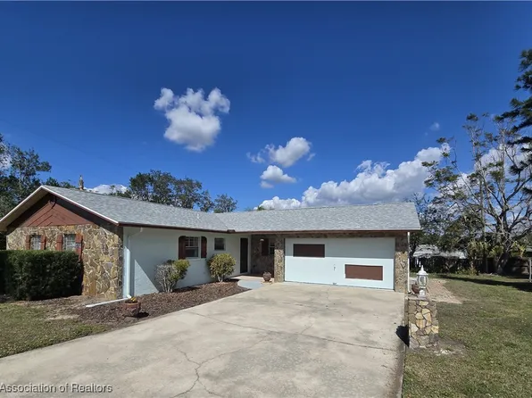 1702 Theon Ct, Sebring, FL 33870