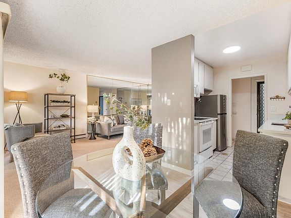 3rd image of 121 Buckingham Dr Unit 67