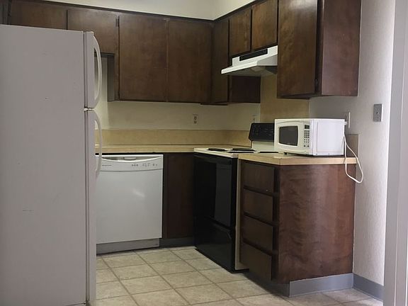 2nd image of 211 E Bird Ave #5348252