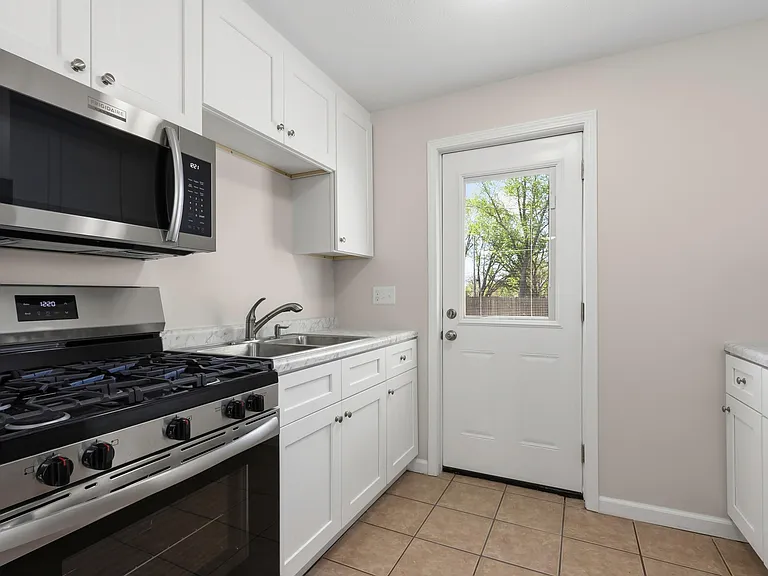 5209 N Glen Elm Dr — Photo 6