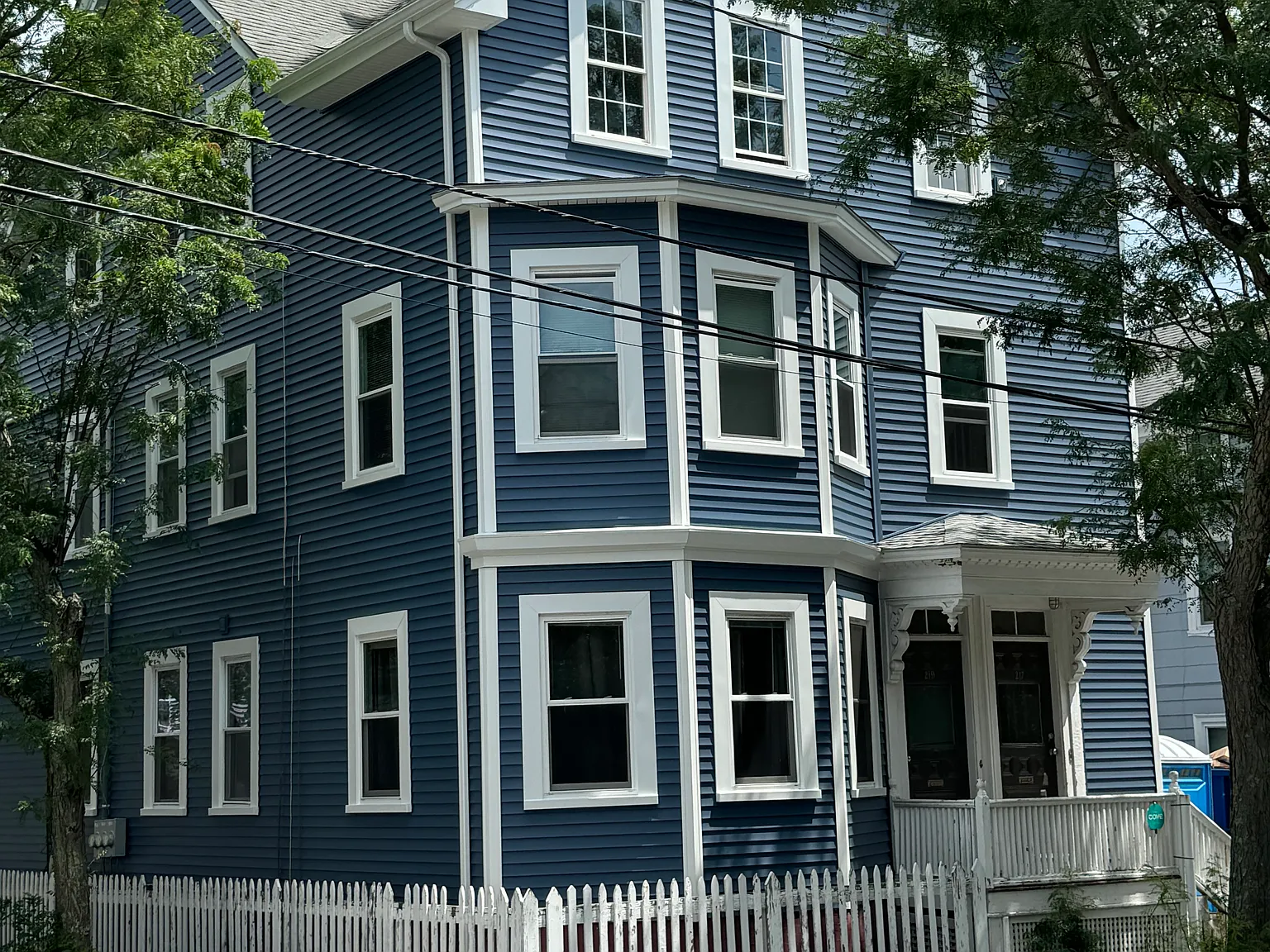 3 bed, 950 sqft, $2,850 — Photo 1