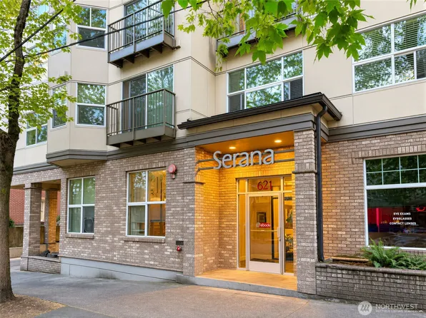 621 5th Avenue N #402, Seattle, WA 98109