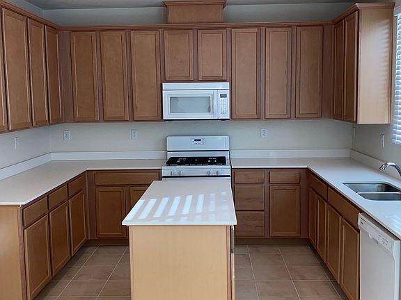 5th image of 4731 Sweeney Cir