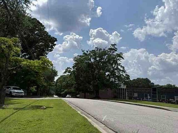5th image of 135 5th Ave