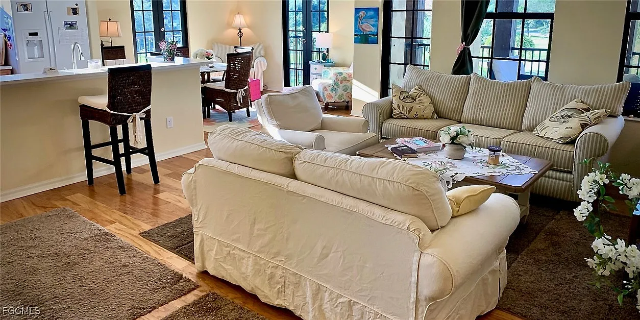2 bed, 2.0 bath, 1435 sqft, $7,470 — Photo 3