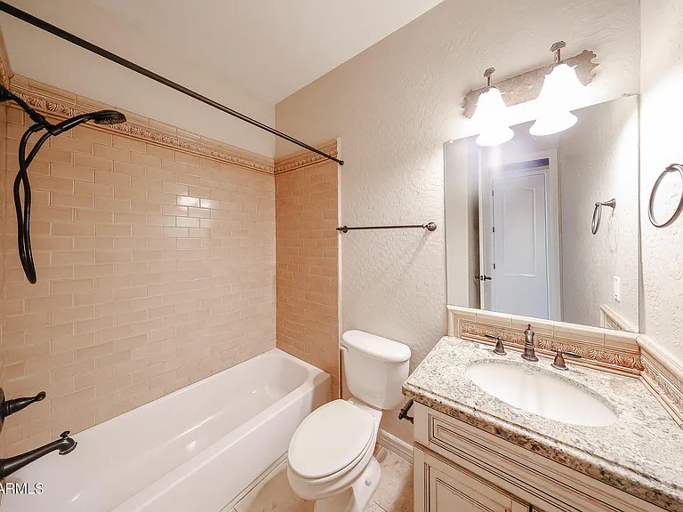 2434 E Roma Ave — Photo 19