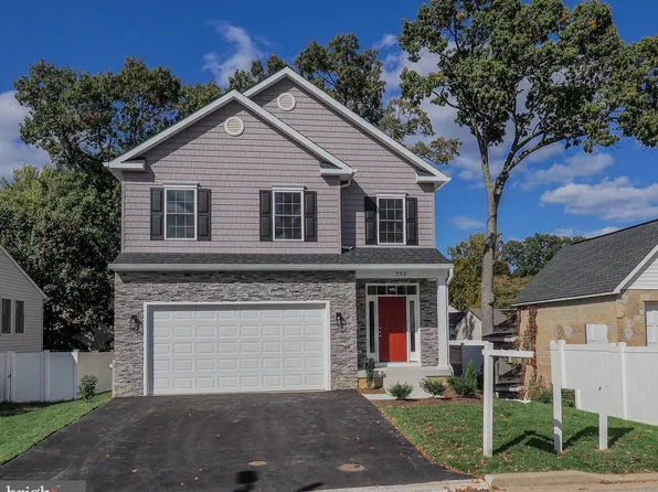 772 209th St, Pasadena, MD 21122