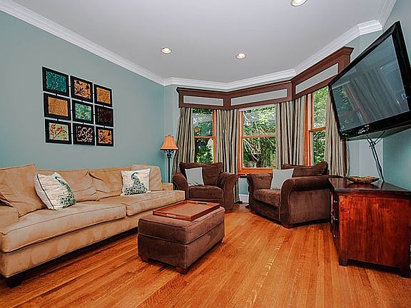 2nd image of 4327 N Damen Ave #1