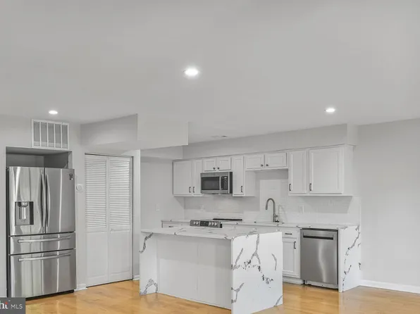 8118 Chapel Cove Dr, Laurel, MD 20707