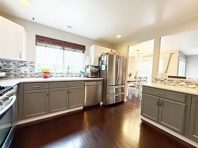 847 NE Cimeron Ct — Photo 16