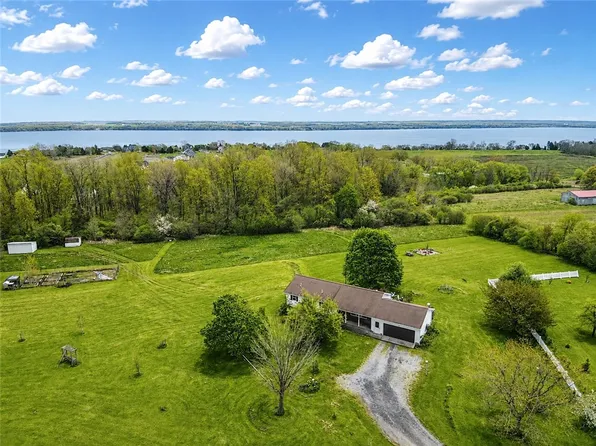 300 Turk Rd, Geneva, NY 14456