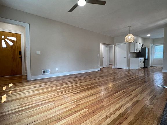 5th image of 4404 Marcy St