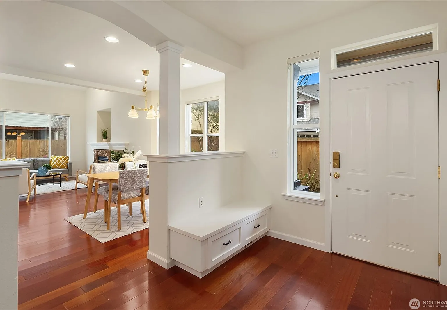3 bed, 2.5 bath, 2330 sqft, $4,000 — Photo 4