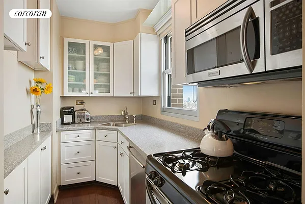 Sold by Corcoran | media 6