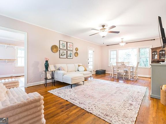 4th image of 460 Sunset Cir