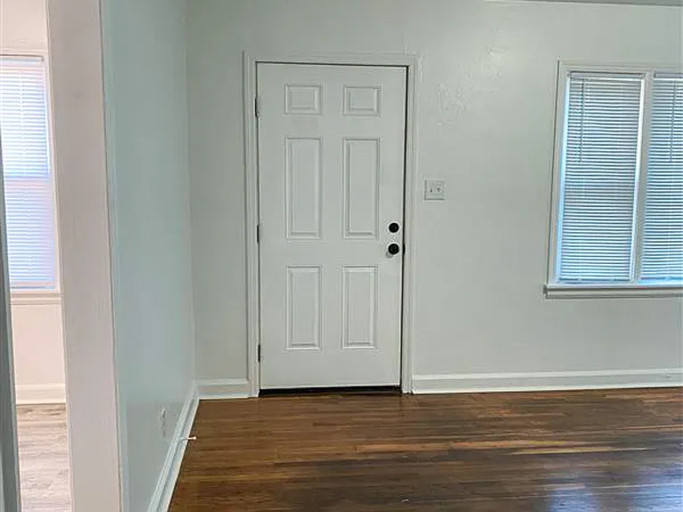 2415 Linden Ave — Photo 47