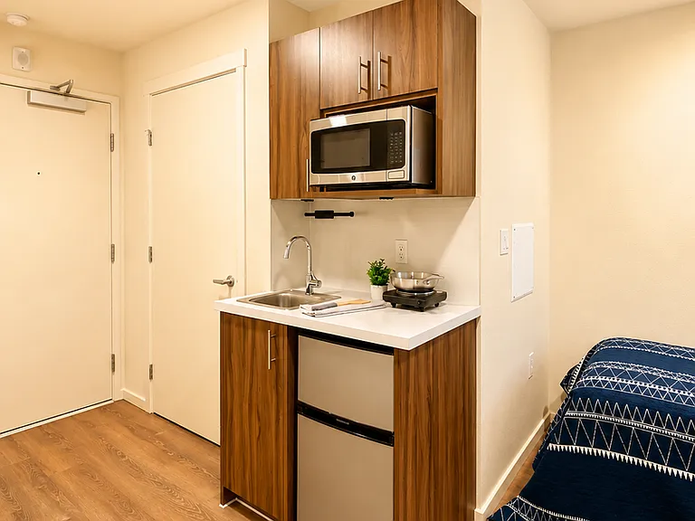Plaza Apartments — Photo 73
