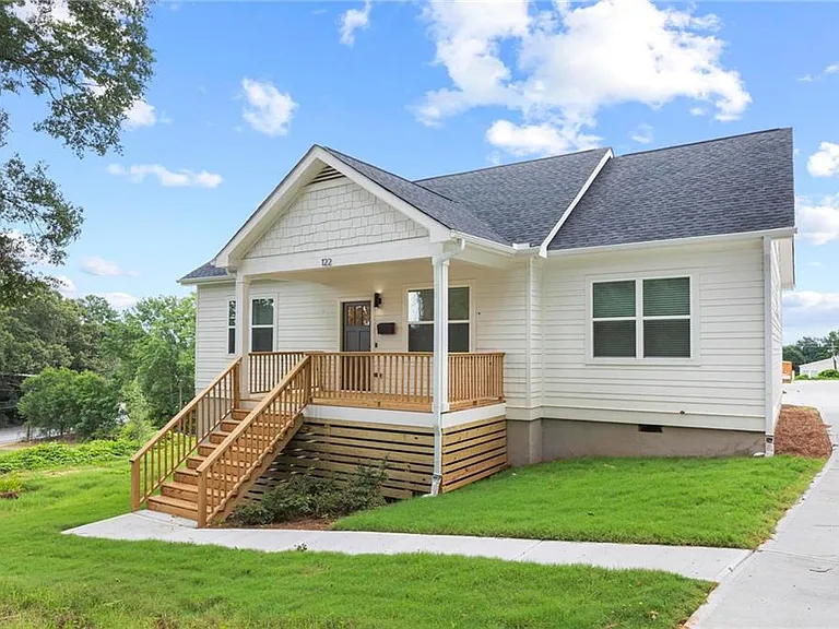 122 Hilltop Dr SW — Photo 2