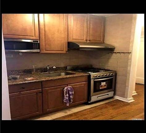 4th image of 14441 Sanford Ave