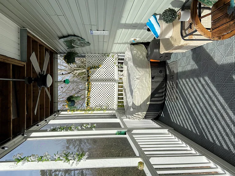 687 Anderson Rd — Photo 8