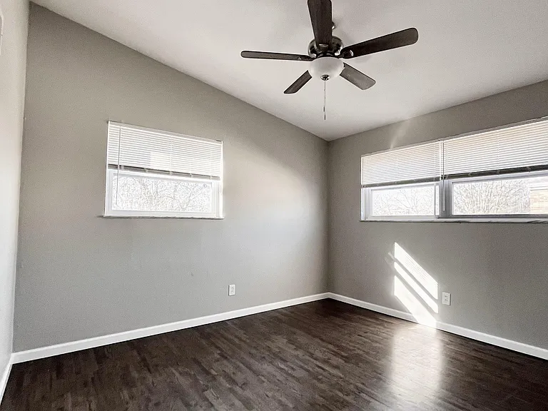 4235 Tholozan Ave #B — Photo 12