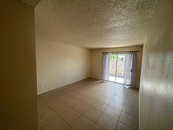 4th image of 545 Palomas Dr SE #1