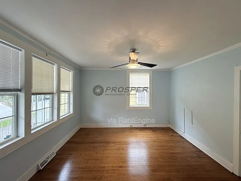 204 Fishburne St — Photo 6