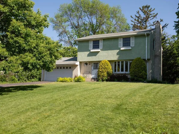 55 Iris St, Saint Paul, MN 55115
