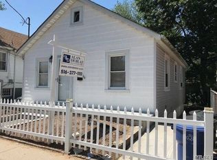 14556 225th St, Springfield Gardens, NY 11413
