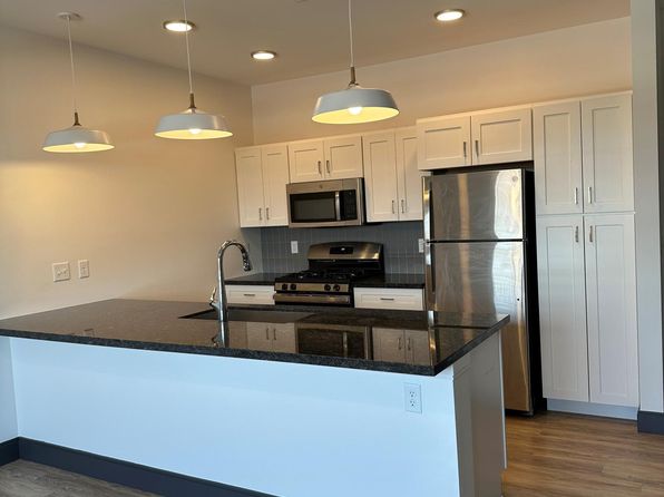 872 Seneca St #2A