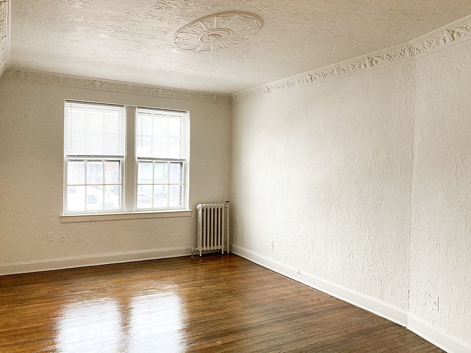 1st image of 1725 Van Dyke St #22