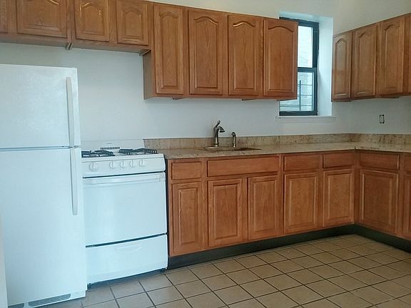 4th image of 456 Saint Nicholas Ave APT 5A
